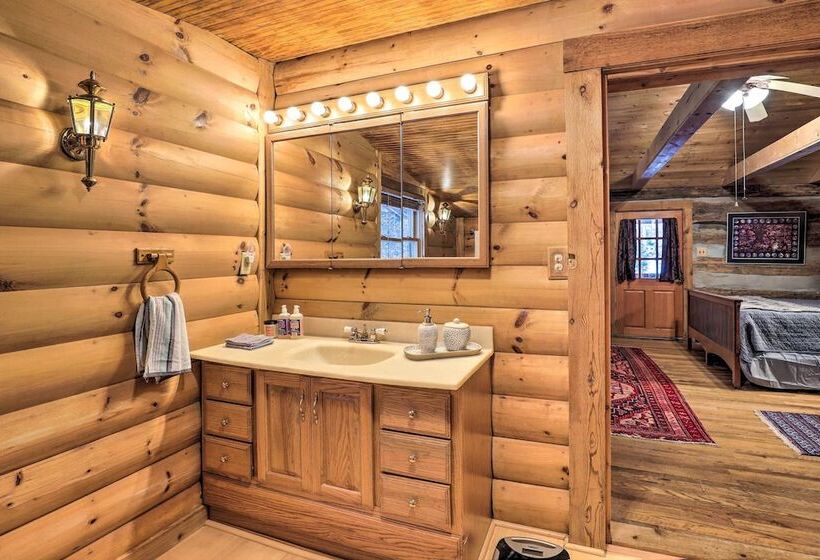 Mars Hill Ski Resort Cabin: 20 Miles To Asheville!