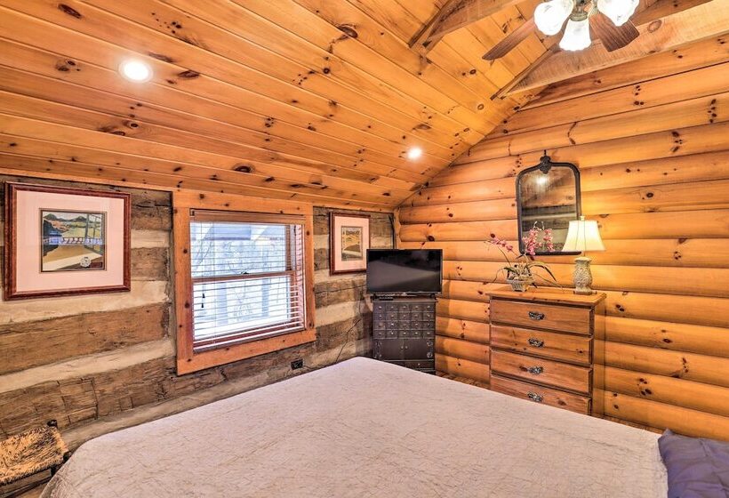 Mars Hill Ski Resort Cabin: 20 Miles To Asheville!