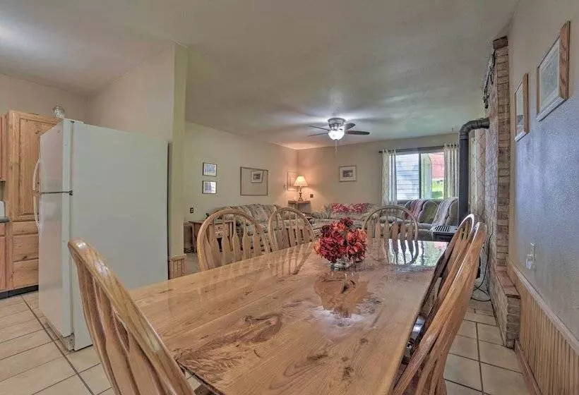 Rustic Wooded Retreat W/ Fire Pit, Near Trails!
