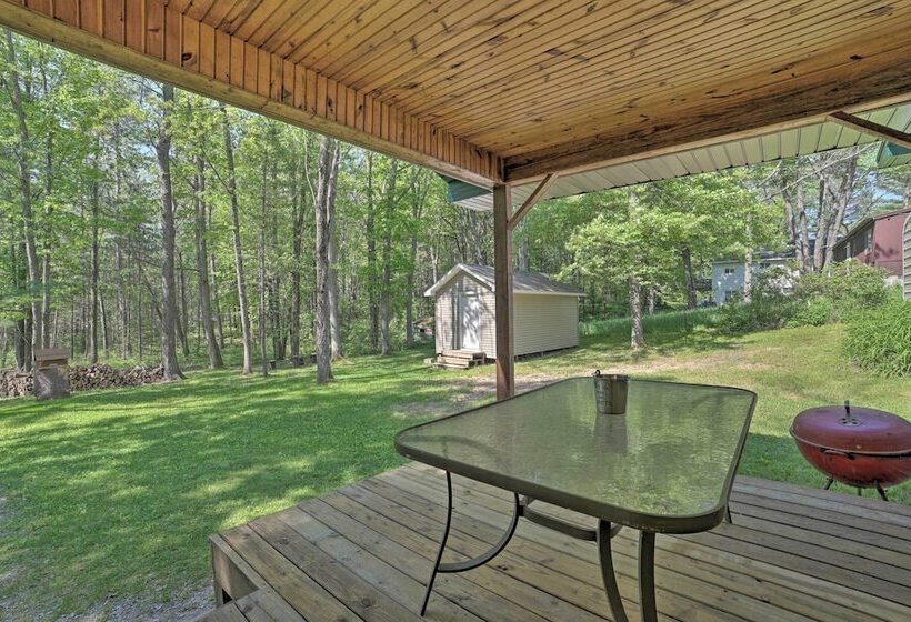 Rustic Wooded Retreat W/ Fire Pit, Near Trails!