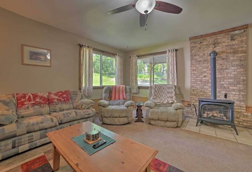 Rustic Wooded Retreat W/ Fire Pit, Near Trails!