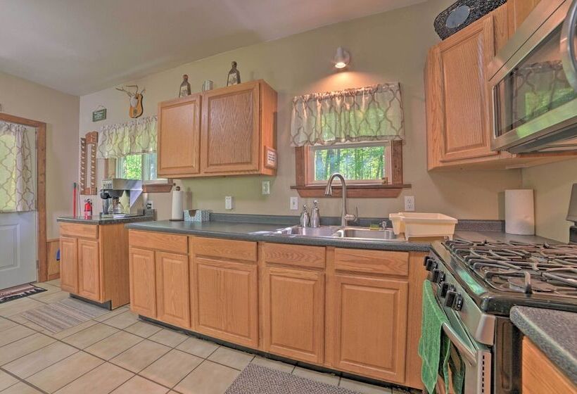 Rustic Wooded Retreat W/ Fire Pit, Near Trails!