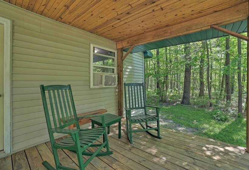 Rustic Wooded Retreat W/ Fire Pit, Near Trails!