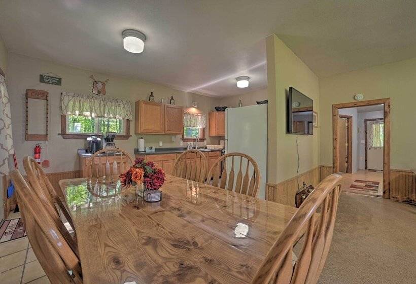 Rustic Wooded Retreat W/ Fire Pit, Near Trails!