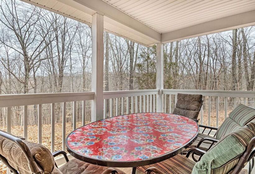Serene Bloomington Home: Deck & Forest Views