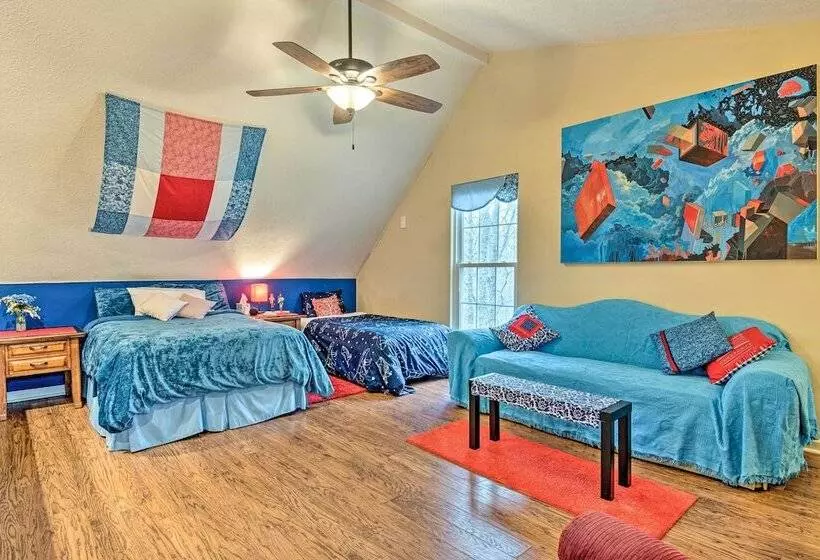 Serene Bloomington Home: Deck & Forest Views