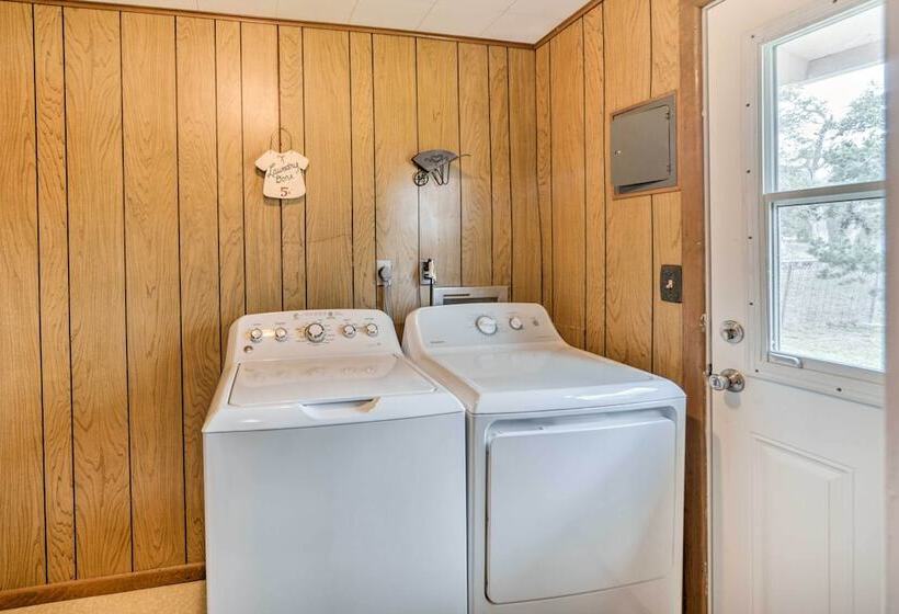 Serene, Country Retreat ~ 12 Mi To Main St!