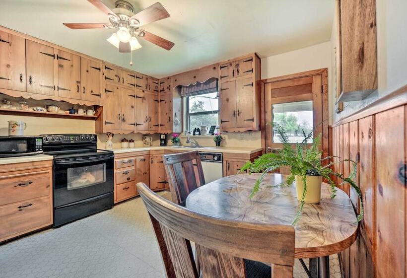 Serene, Country Retreat ~ 12 Mi To Main St!