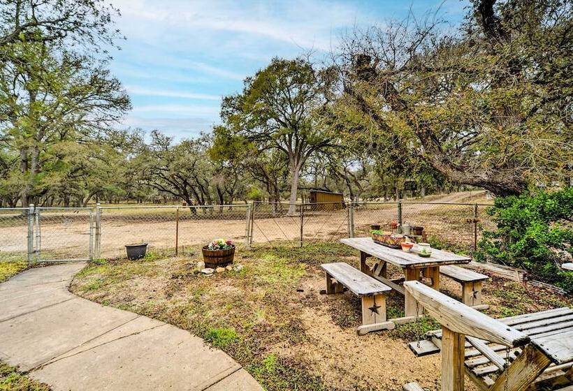 Serene, Country Retreat ~ 12 Mi To Main St!