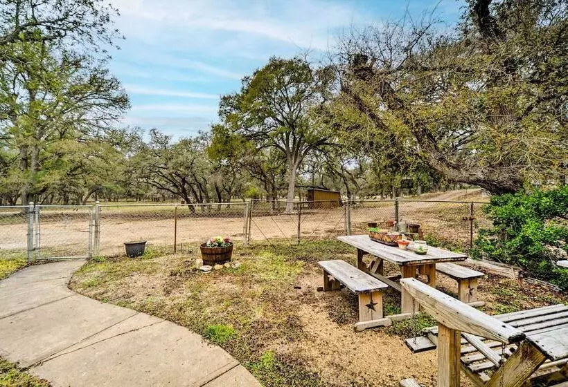 Serene, Country Retreat ~ 12 Mi To Main St!