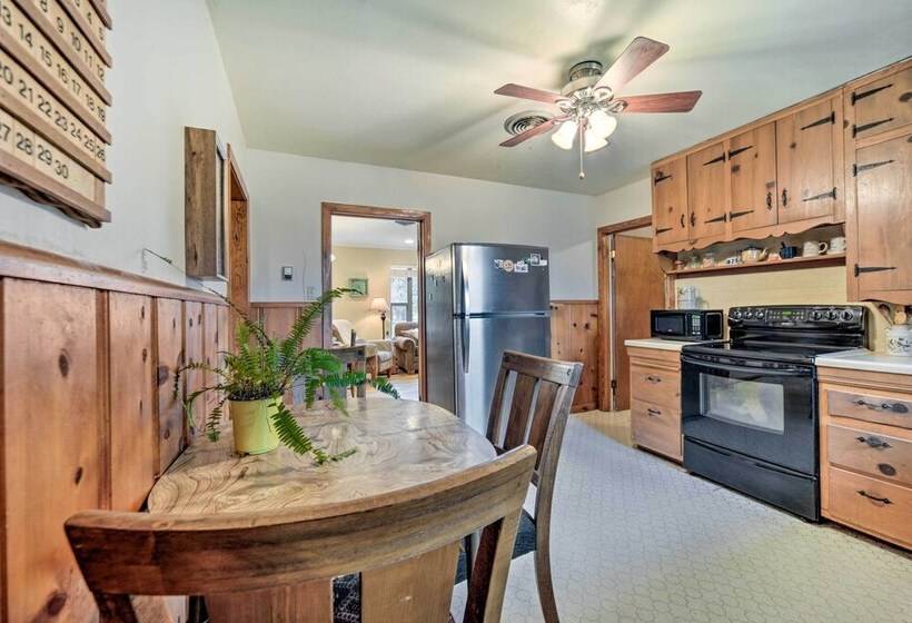 Serene, Country Retreat ~ 12 Mi To Main St!