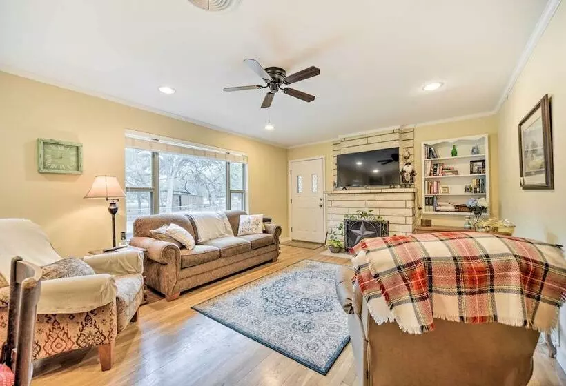 Serene, Country Retreat ~ 12 Mi To Main St!