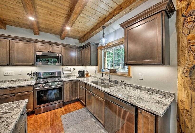 Spacious Cabin By Priest Lake & Elkins Resort