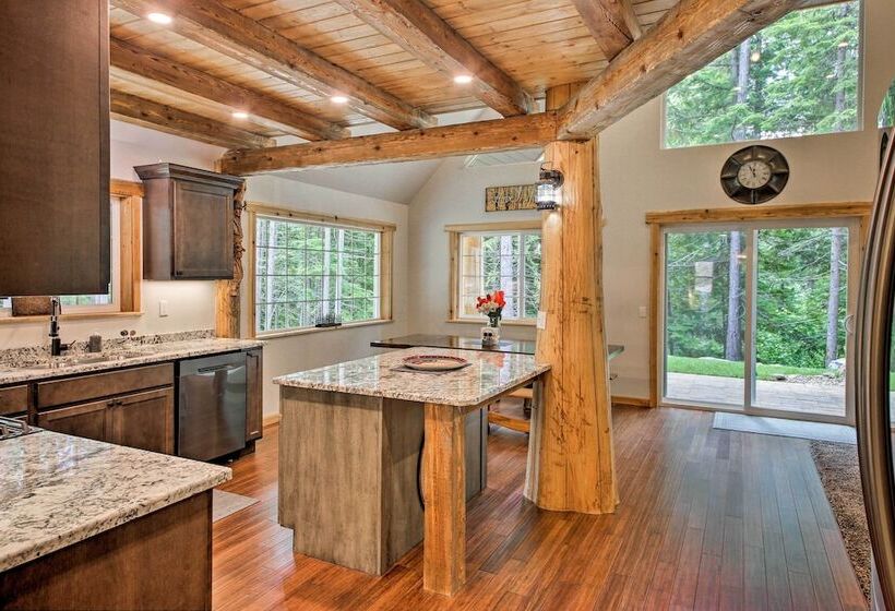 Spacious Cabin By Priest Lake & Elkins Resort
