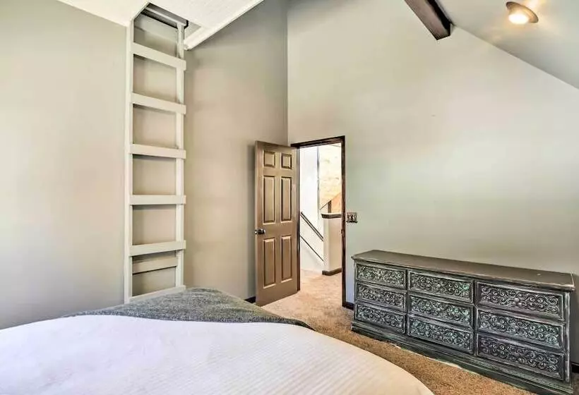 Spacious Fairplay Cabin W/ Views ~ 21 Mi To Breck!