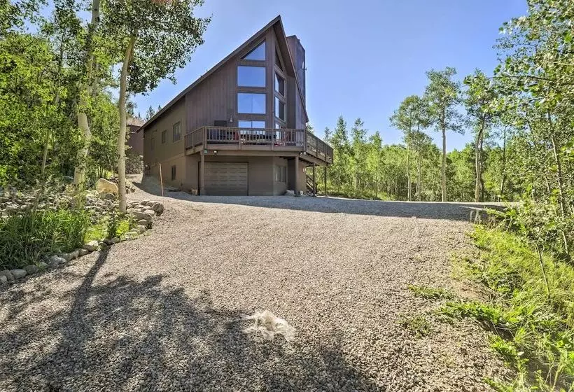 Spacious Fairplay Cabin W/ Views ~ 21 Mi To Breck!