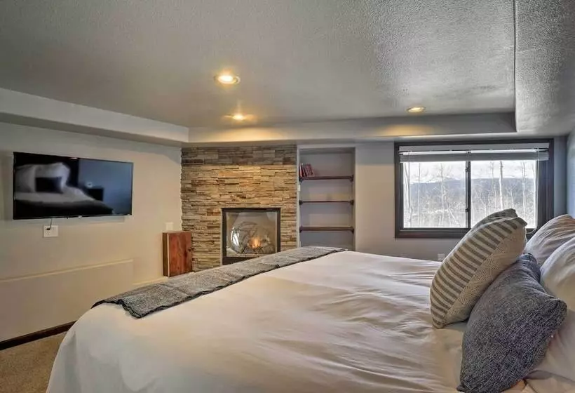 Spacious Fairplay Cabin W/ Views ~ 21 Mi To Breck!