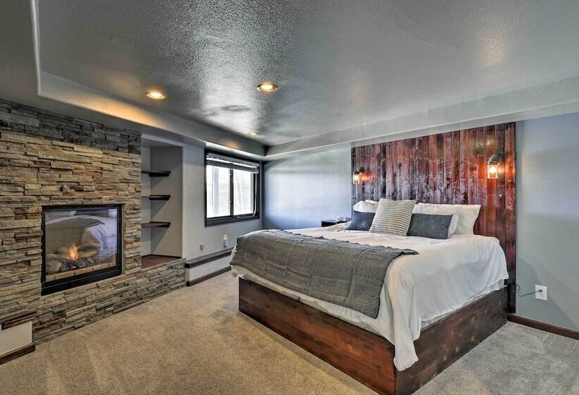 Spacious Fairplay Cabin W/ Views ~ 21 Mi To Breck!