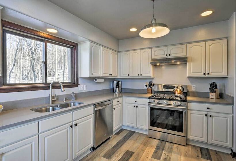 Spacious Fairplay Cabin W/ Views ~ 21 Mi To Breck!