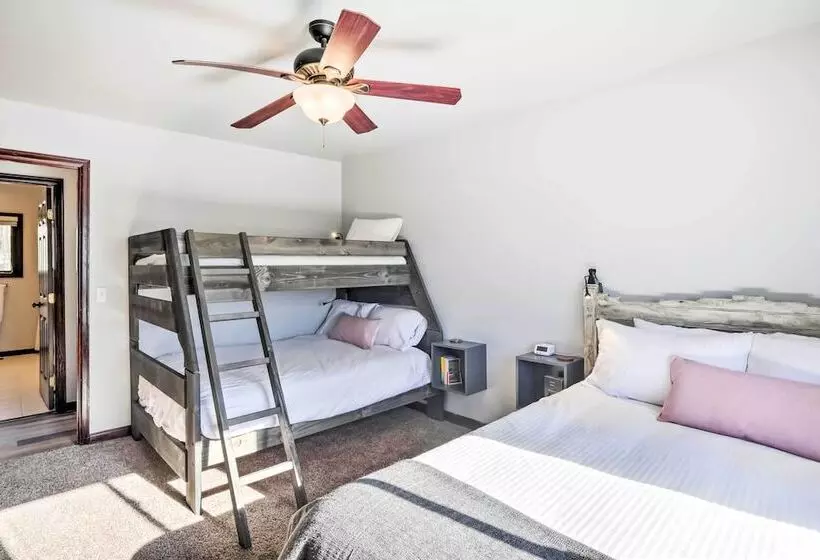 Spacious Fairplay Cabin W/ Views ~ 21 Mi To Breck!