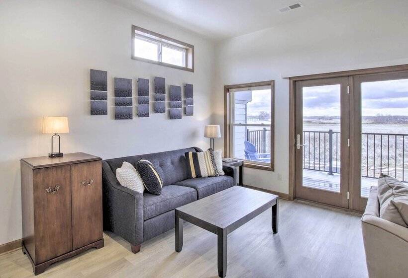 Spacious Recently Built Home < 1 Mi To Lake!