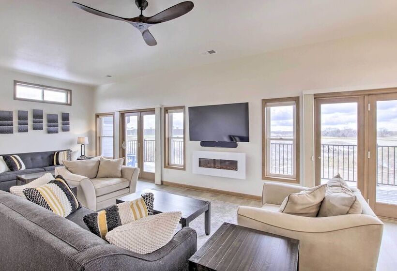 Spacious Recently Built Home < 1 Mi To Lake!