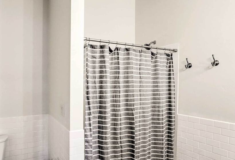 Spacious Recently Built Home < 1 Mi To Lake!