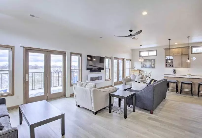 Spacious Recently Built Home < 1 Mi To Lake!