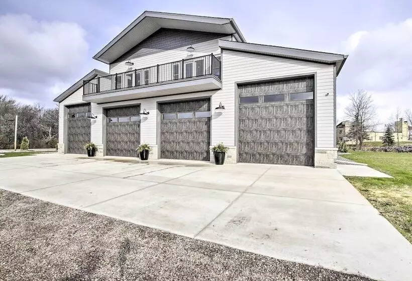 Spacious Recently Built Home < 1 Mi To Lake!