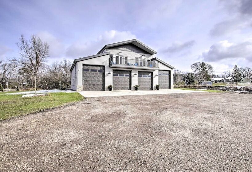 Spacious Recently Built Home < 1 Mi To Lake!