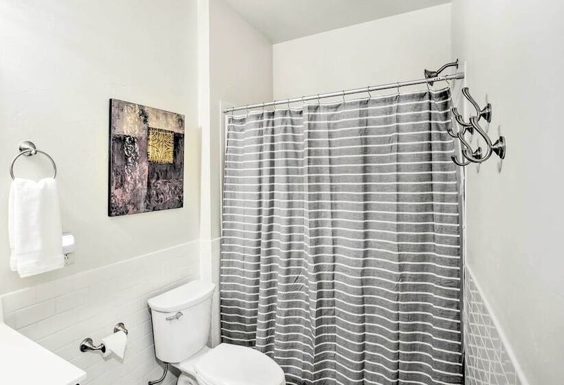 Spacious Recently Built Home < 1 Mi To Lake!