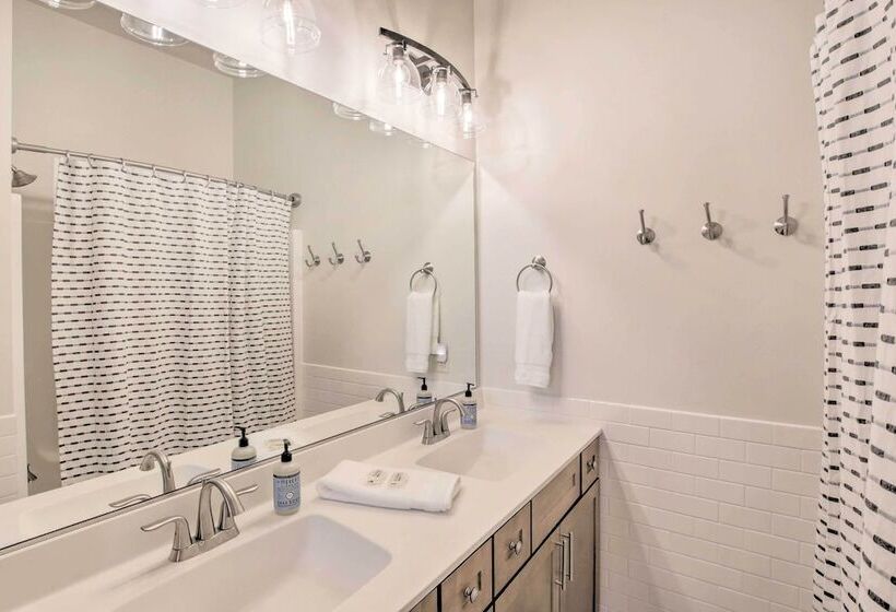 Spacious Recently Built Home < 1 Mi To Lake!