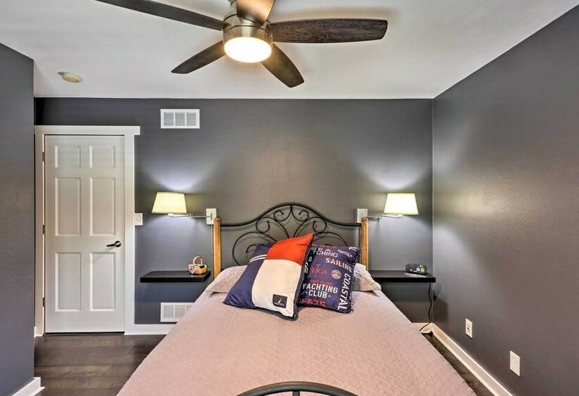 Step Free Pewaukee Home < 1 Mi From Lakes!