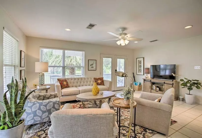 The Palm  Bay St. Louis Home   Walk To Beach!