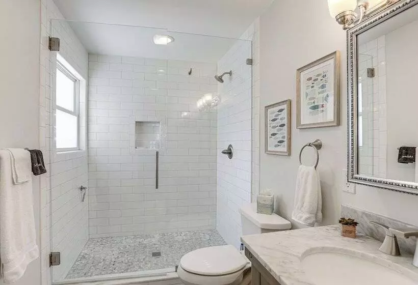 The Palm  Bay St. Louis Home   Walk To Beach!