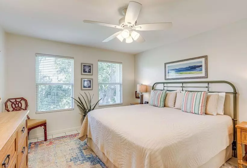 The Palm  Bay St. Louis Home   Walk To Beach!