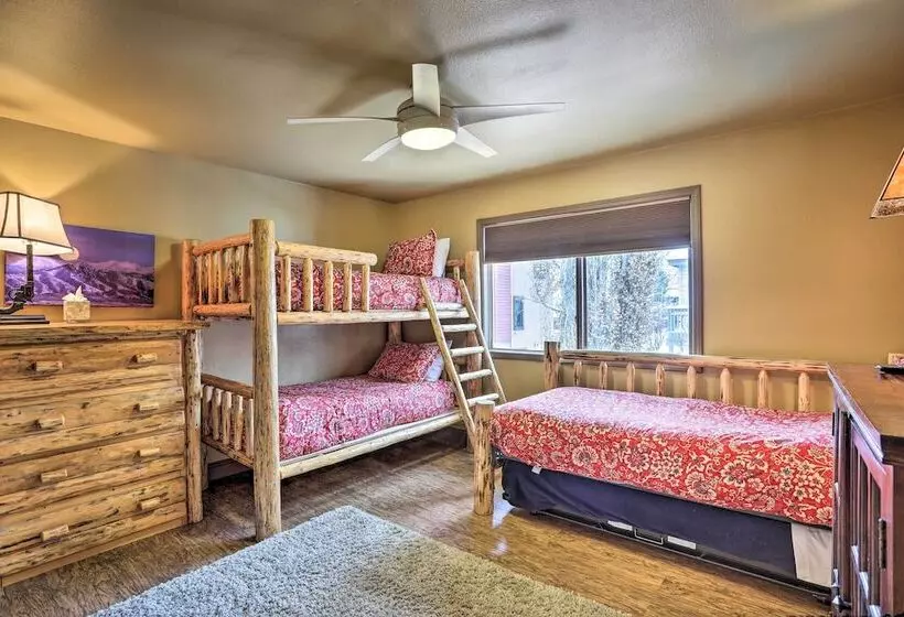 Modern Home W/ Patio: 3 Mi To Beaver Creek Resort!
