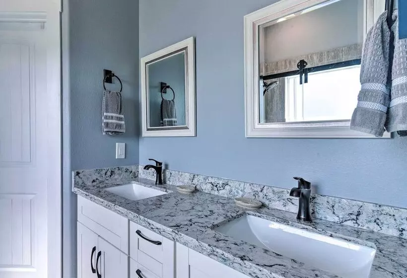 Waterfront Sargent House W/ Sparkling Pool!