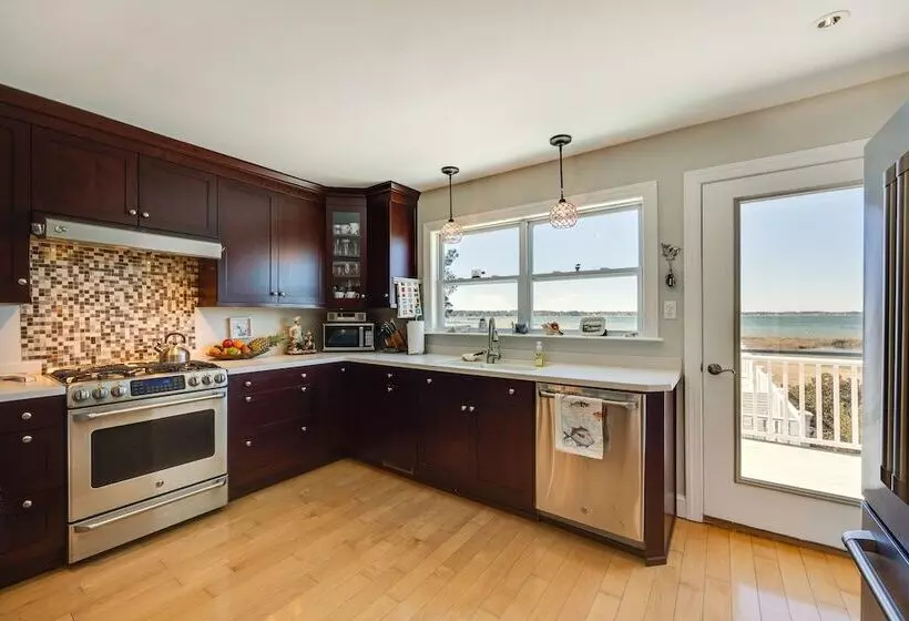 Welcoming Cottage W/ Outdoor Pool & Water Views!