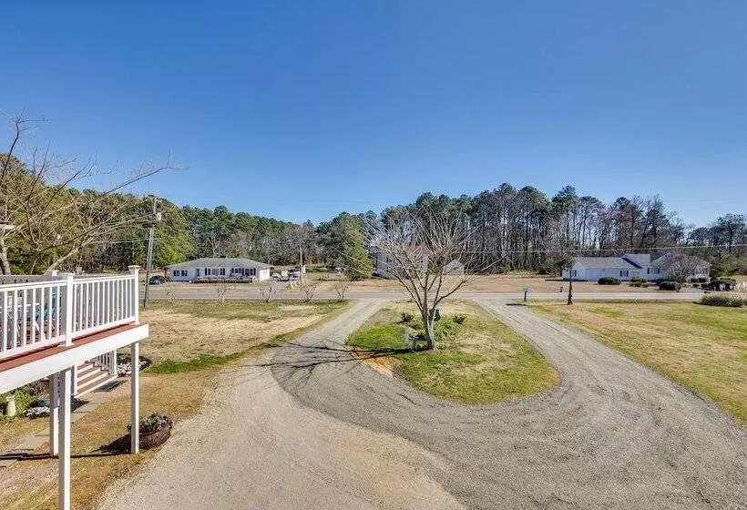 Welcoming Cottage W/ Outdoor Pool & Water Views!