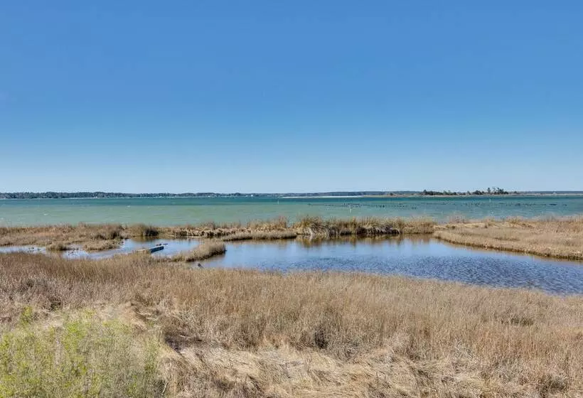 Welcoming Cottage W/ Outdoor Pool & Water Views!