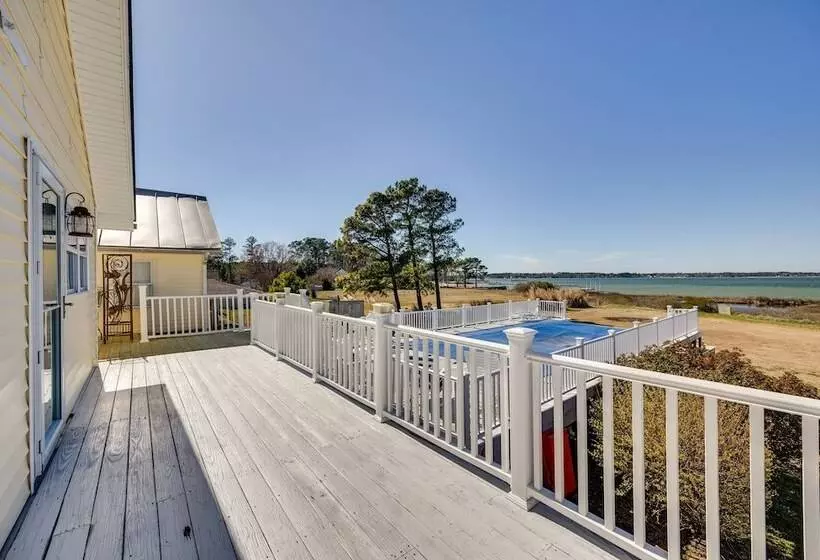 Welcoming Cottage W/ Outdoor Pool & Water Views!