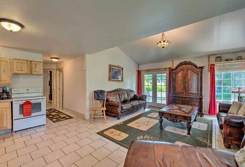 Yellowstone River Lodge W/ Kayaks & Mountain Views