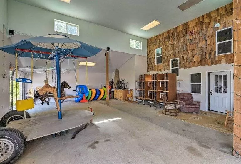 Yellowstone River Lodge W/ Kayaks & Mountain Views