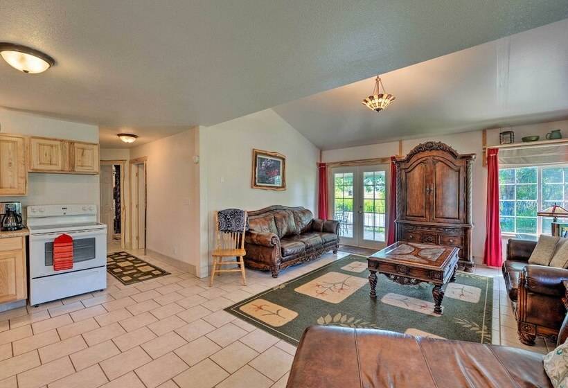 Yellowstone River Lodge W/ Kayaks & Mountain Views