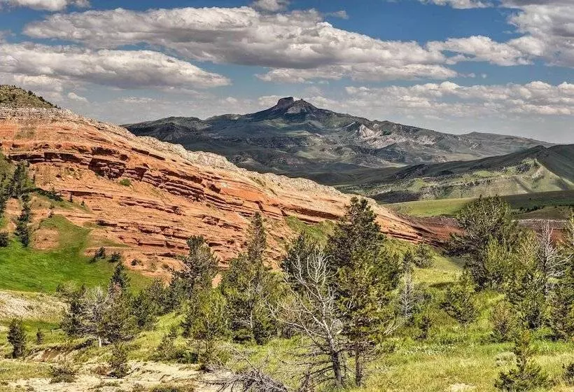 Yellowstone River Lodge W/ Kayaks & Mountain Views