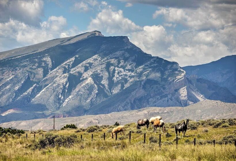 Yellowstone River Lodge W/ Kayaks & Mountain Views