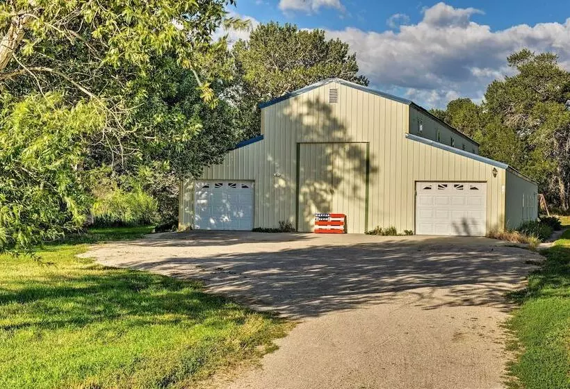 Yellowstone River Lodge W/ Kayaks & Mountain Views