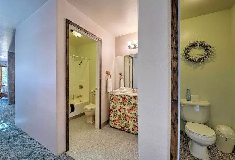 Yellowstone River Lodge W/ Kayaks & Mountain Views