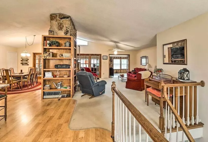 40 Acre Poplar Bluff Nature Lovers Paradise!